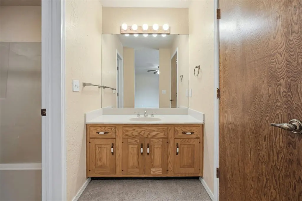 Photo 35 — 1011 Mockingbird Lane, Clinton, OK 73601