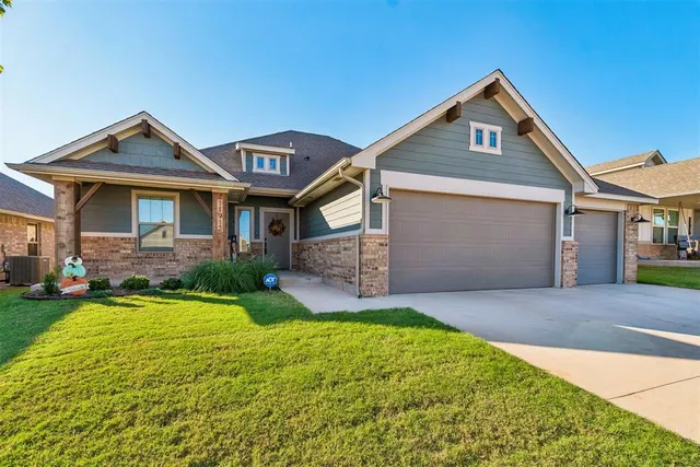 Photo 2 — 11912 NW 120th Street, Yukon, OK 73099