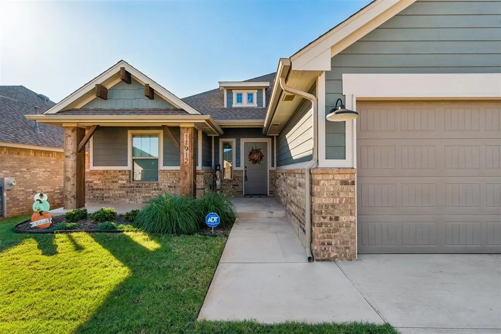 Photo 3 — 11912 NW 120th Street, Yukon, OK 73099