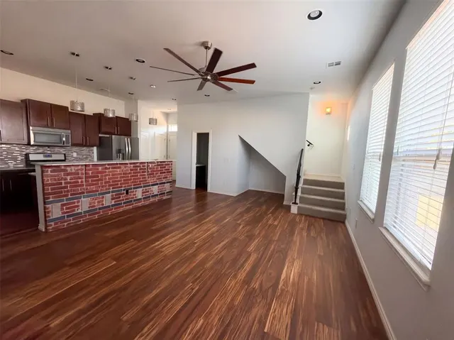 Photo 8 — 549 S Fretz Avenue, Edmond, OK 73003