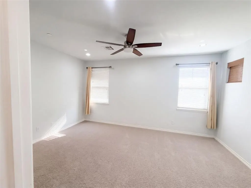 Photo 12 — 549 S Fretz Avenue, Edmond, OK 73003