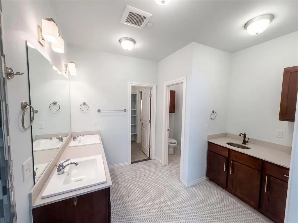 Photo 15 — 549 S Fretz Avenue, Edmond, OK 73003