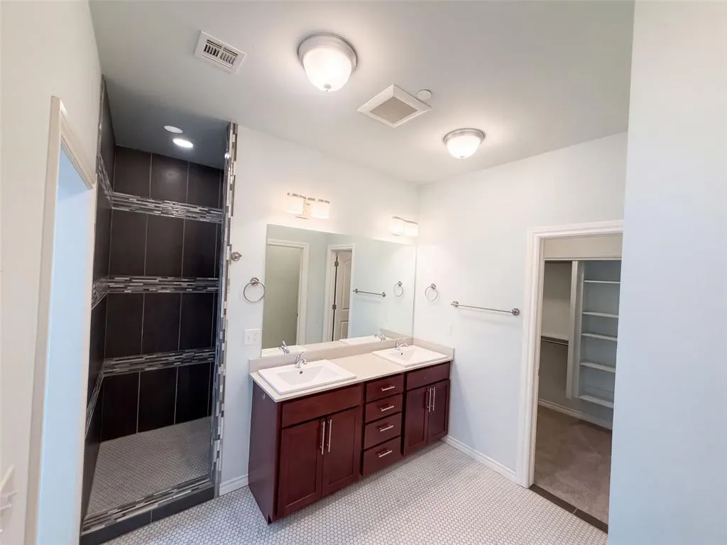 Photo 16 — 549 S Fretz Avenue, Edmond, OK 73003