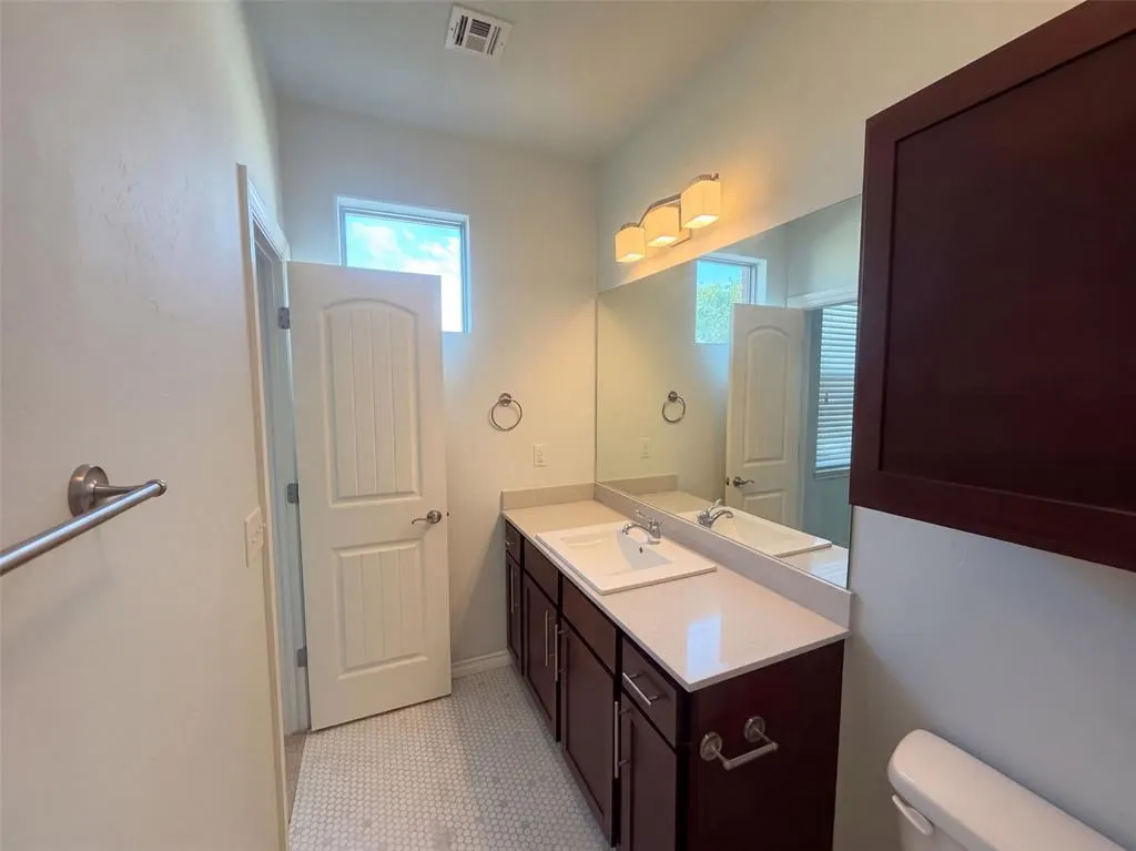 Photo 19 — 549 S Fretz Avenue, Edmond, OK 73003