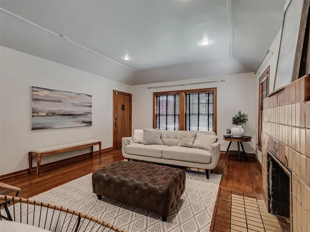 Photo 7 — 217 Edgemere Court, Oklahoma City, OK 73118