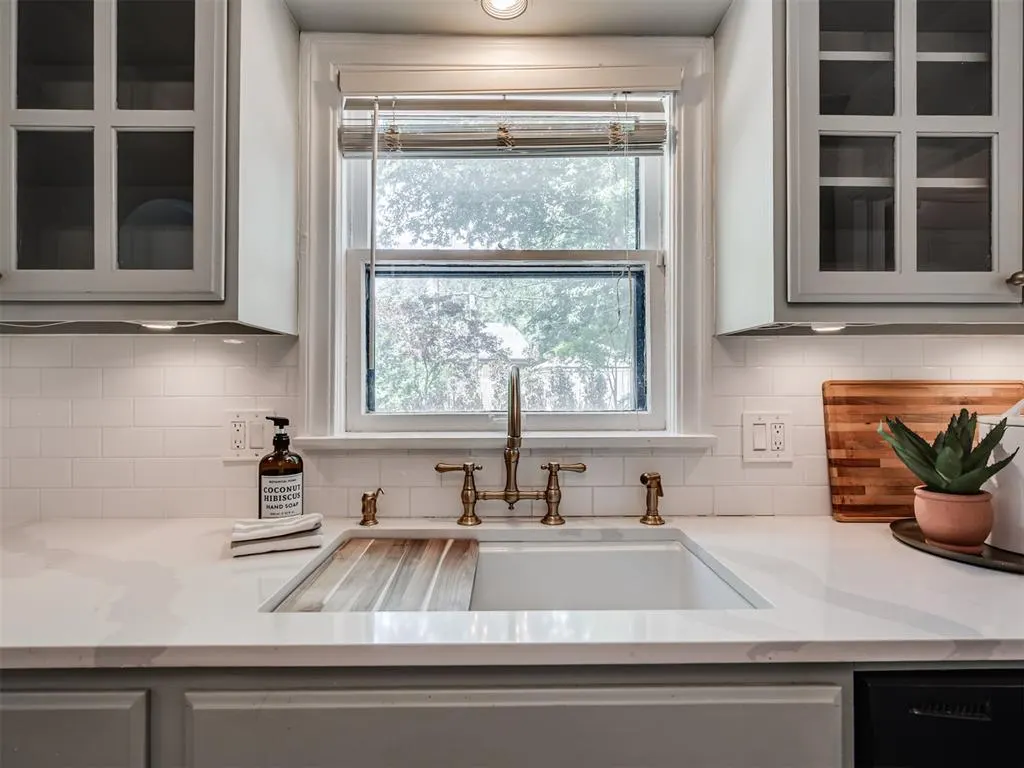 Photo 10 — 217 Edgemere Court, Oklahoma City, OK 73118