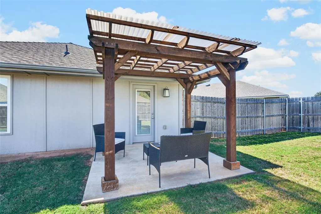 Photo 21 — 11437 SW 12th Street, Yukon, OK 73099