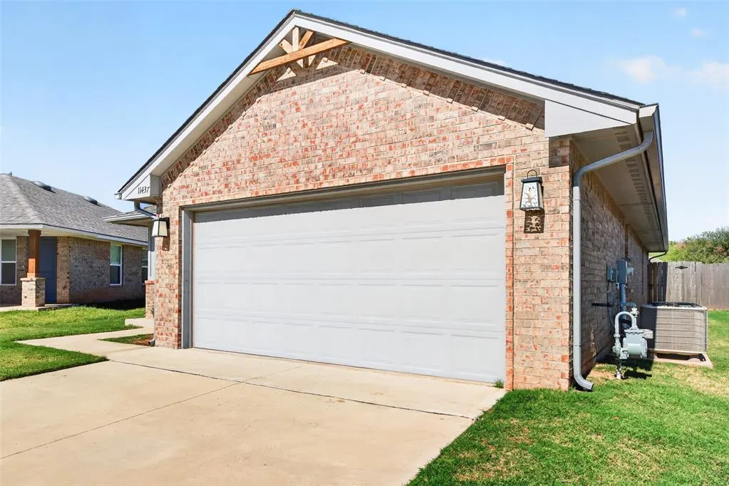 Photo 31 — 11437 SW 12th Street, Yukon, OK 73099