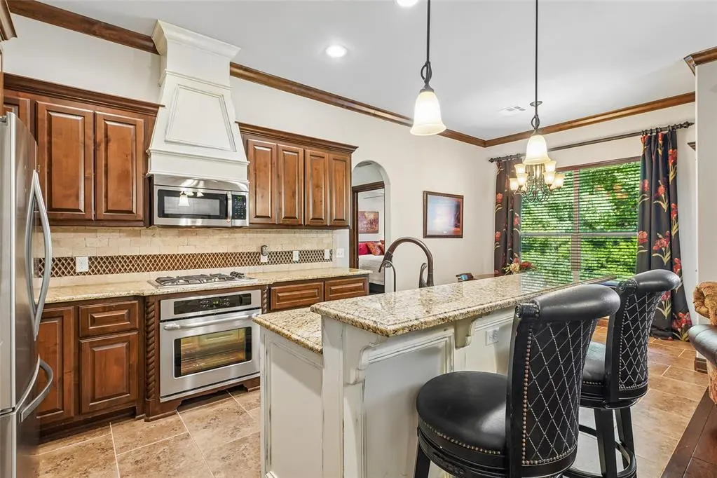 Photo 9 — 3917 Lakeshire Ridge Court, Edmond, OK 73034