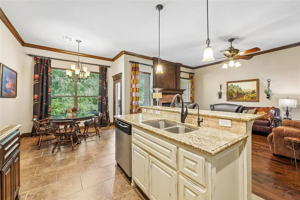 Photo 10 — 3917 Lakeshire Ridge Court, Edmond, OK 73034