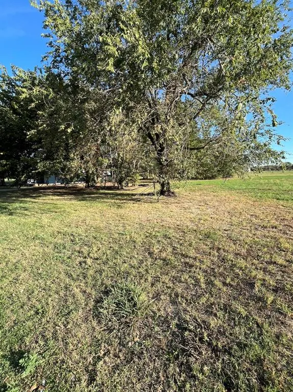 Front exterior — 306 E Minnesota Avenue, Chickasha, OK 73018