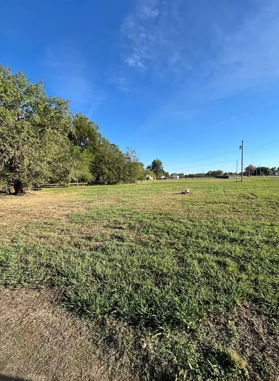 Photo 3 — 306 E Minnesota Avenue, Chickasha, OK 73018