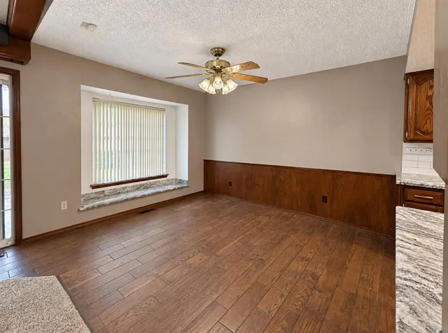 Photo 8 — 816 N Stout Circle, Moore, OK 73170