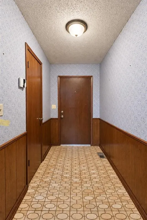 Photo 13 — 816 N Stout Circle, Moore, OK 73170