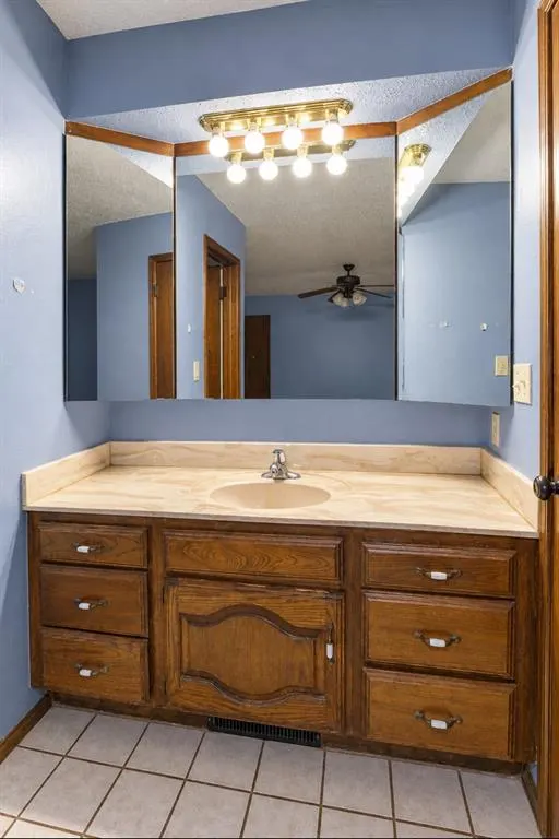 Photo 23 — 816 N Stout Circle, Moore, OK 73170