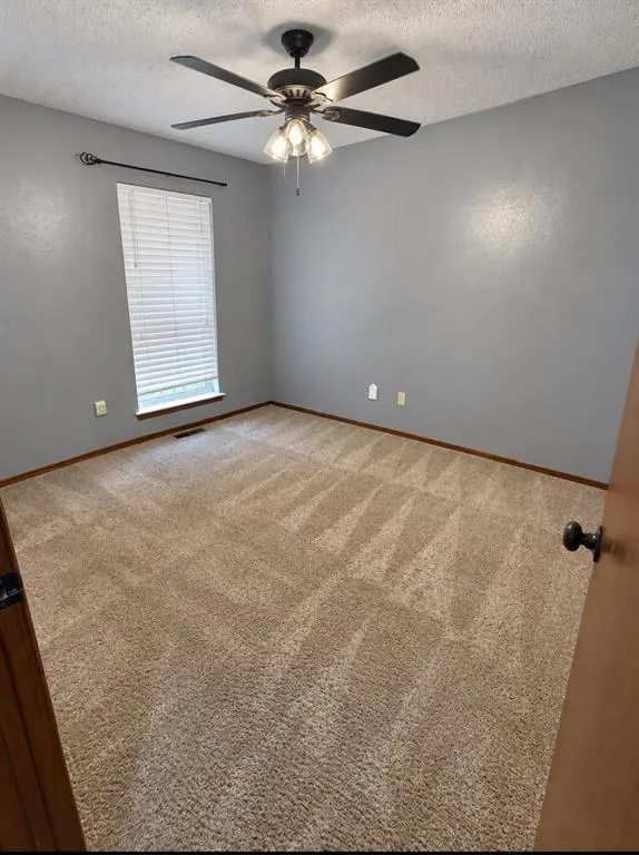 Photo 28 — 816 N Stout Circle, Moore, OK 73170