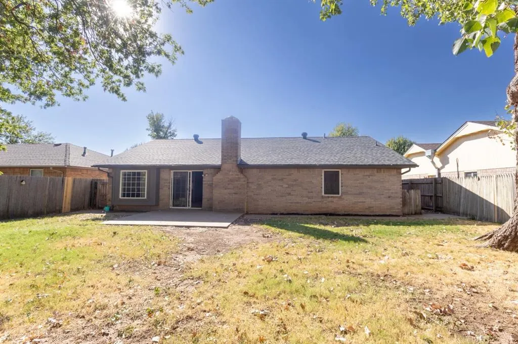 Photo 35 — 816 N Stout Circle, Moore, OK 73170