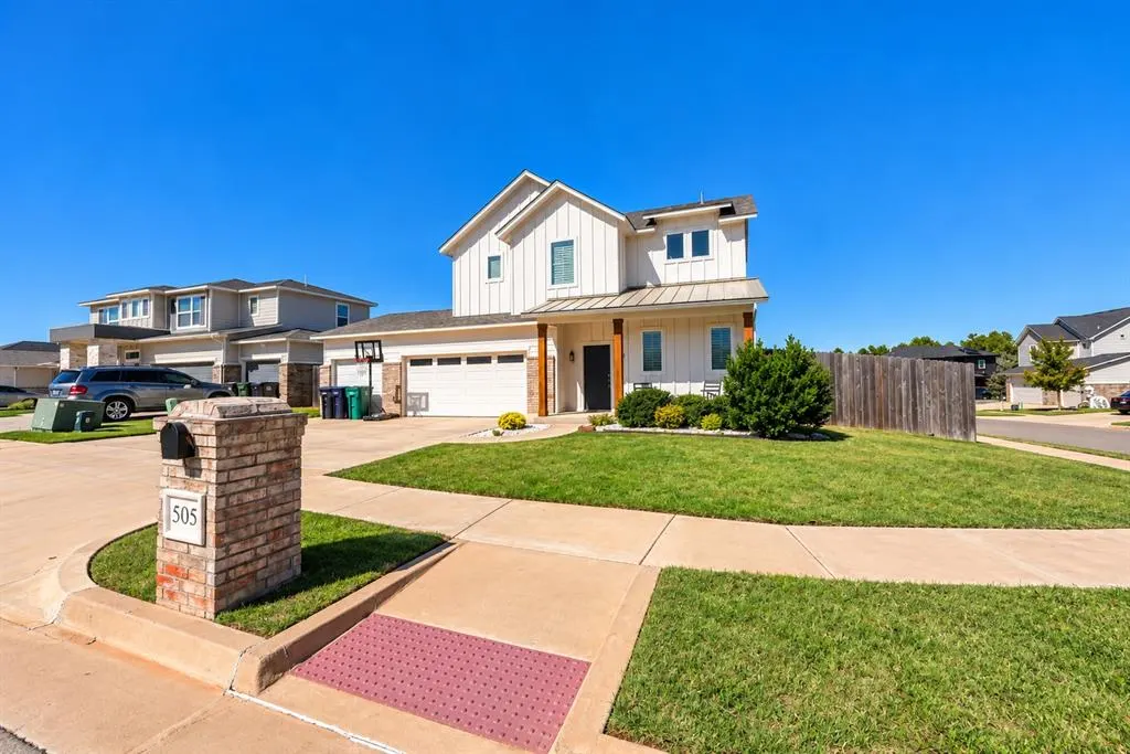 Photo 2 — 505 NW 182nd Street, Edmond, OK 73012