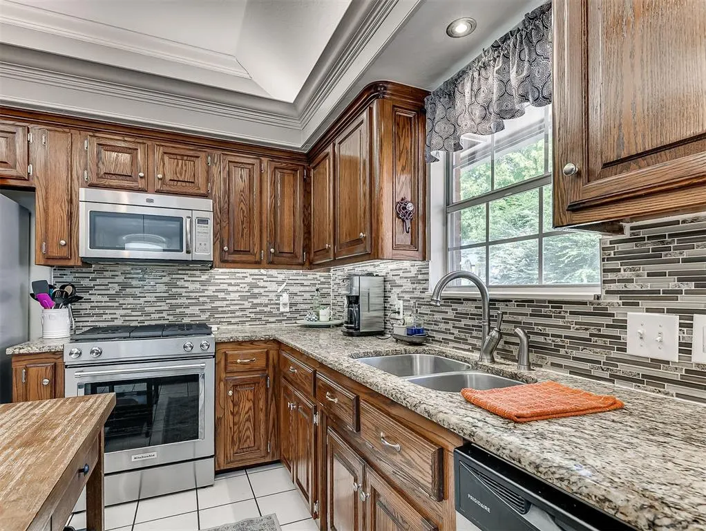 Photo 20 — 4108 Eaton Place, Edmond, OK 73034