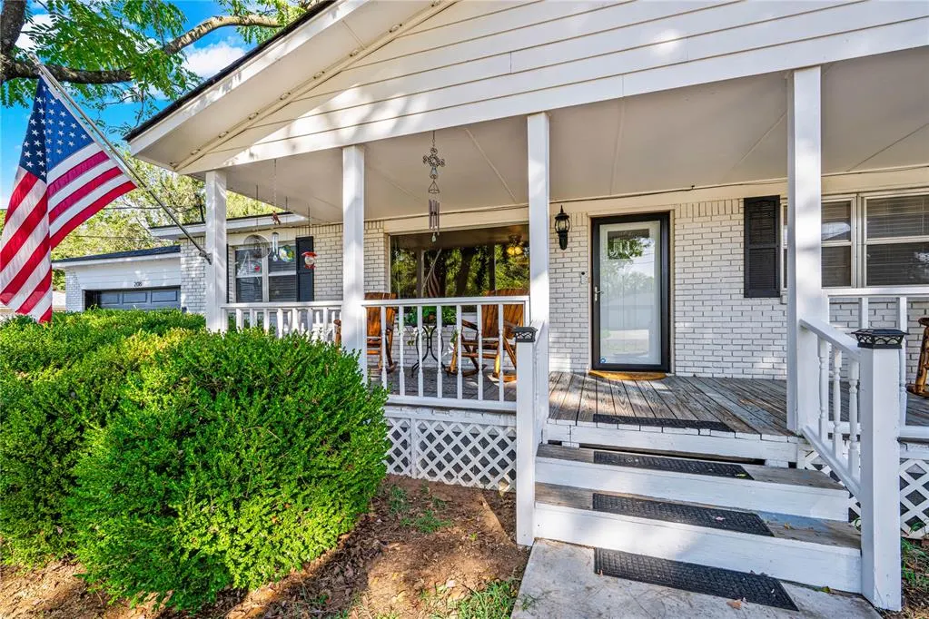 Photo 2 — 208 S Glendale Road, Midwest City, OK 73130