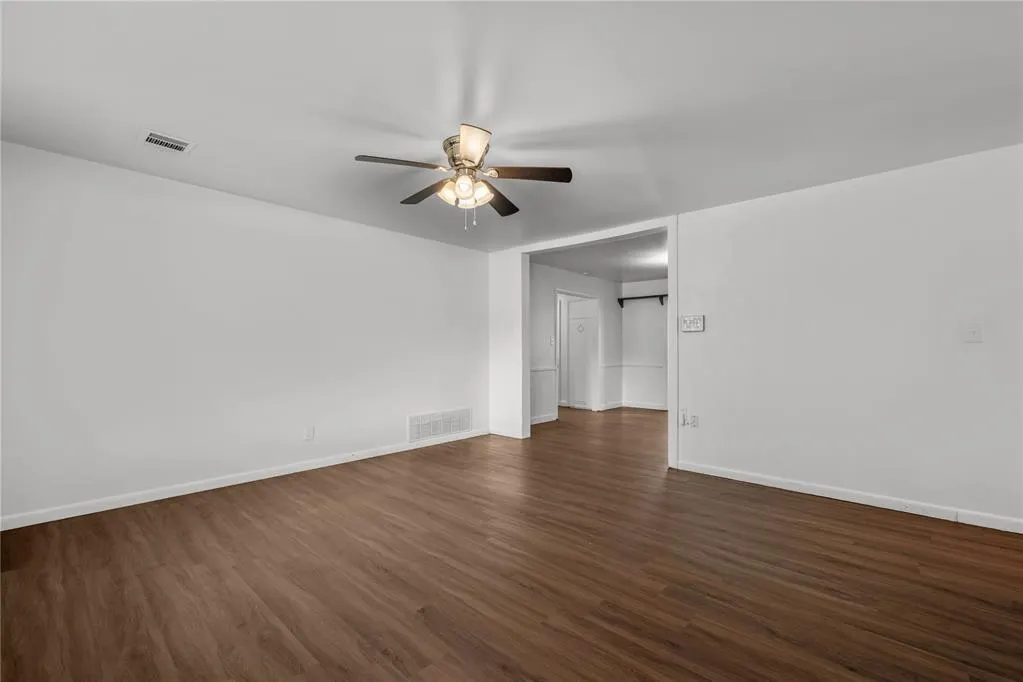 Photo 5 — 208 S Glendale Road, Midwest City, OK 73130