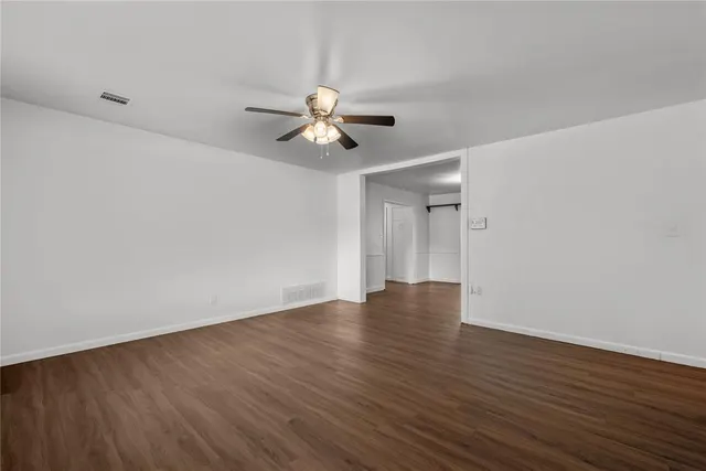 Photo 5 — 208 S Glendale Road, Midwest City, OK 73130