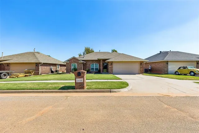 Photo 2 — 16100 Katie Ridge Drive, Edmond, OK 73013