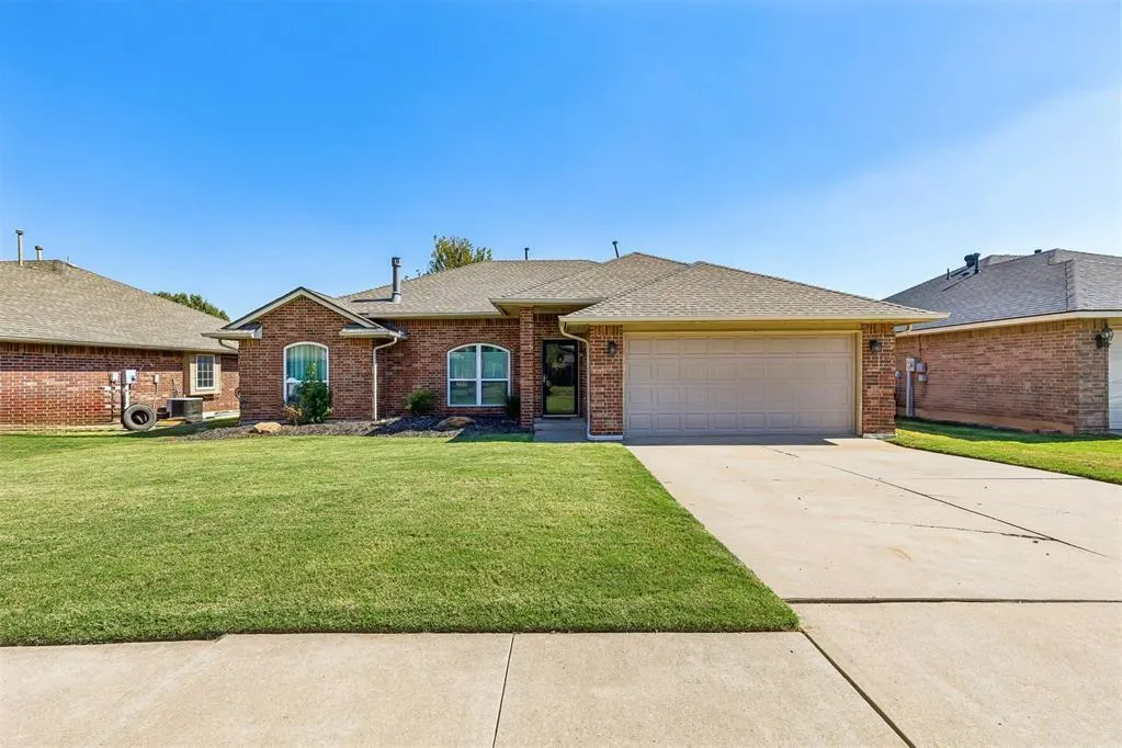 Photo 3 — 16100 Katie Ridge Drive, Edmond, OK 73013