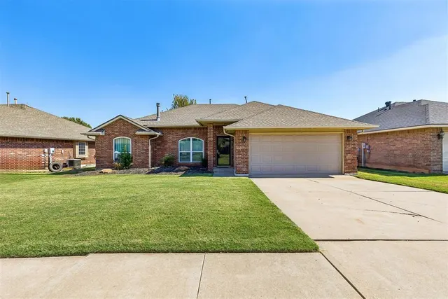 Photo 3 — 16100 Katie Ridge Drive, Edmond, OK 73013