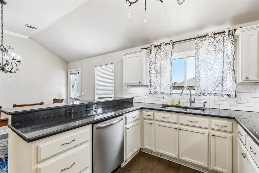 Photo 11 — 16100 Katie Ridge Drive, Edmond, OK 73013