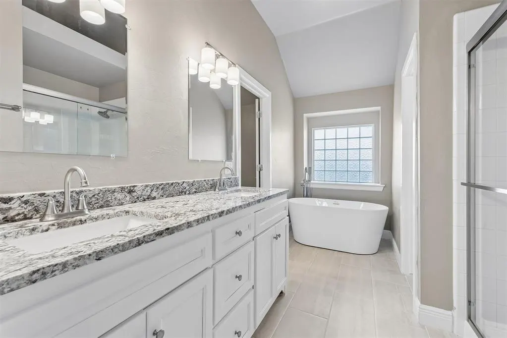 Photo 4 — 2101 Del Simmons Drive, Edmond, OK 73003