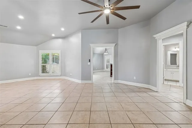 Photo 8 — 2101 Del Simmons Drive, Edmond, OK 73003