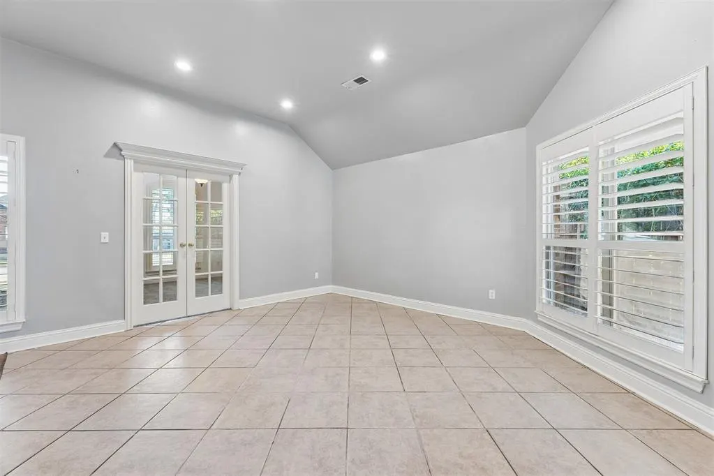 Photo 9 — 2101 Del Simmons Drive, Edmond, OK 73003