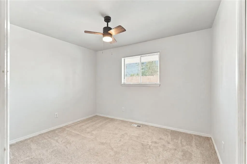Photo 12 — 4733 NW 62nd Terrace, Oklahoma City, OK 73122