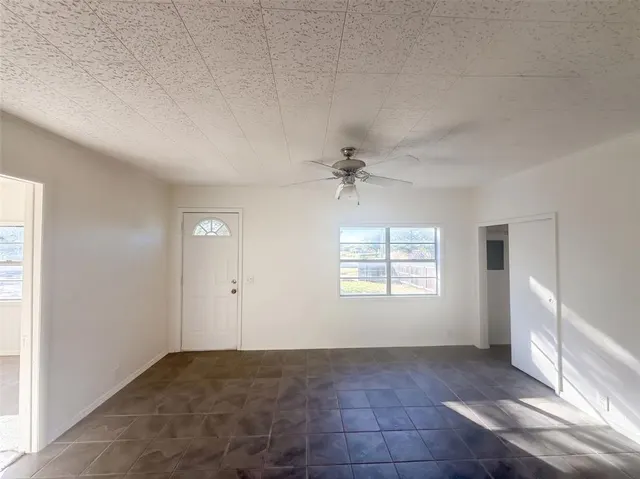 Photo 3 — 921 N 6th Street, Sayre, OK 73662