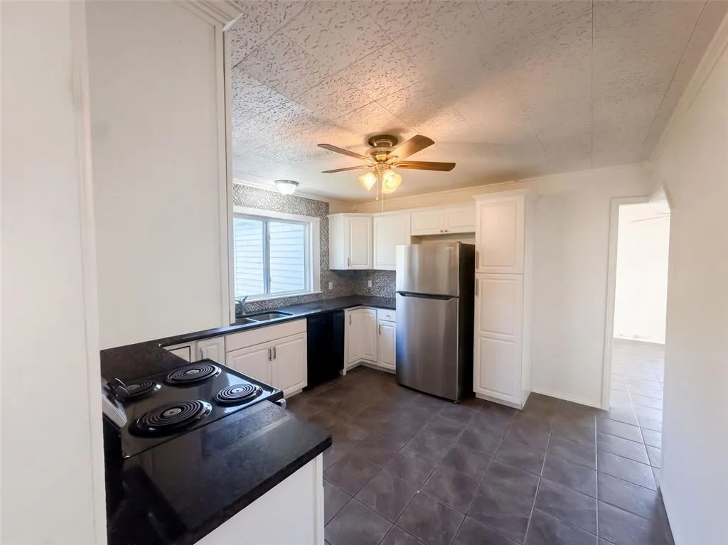 Photo 6 — 921 N 6th Street, Sayre, OK 73662