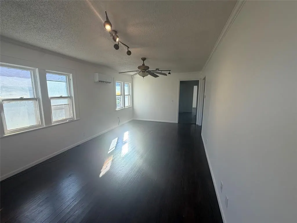 Photo 8 — 921 N 6th Street, Sayre, OK 73662