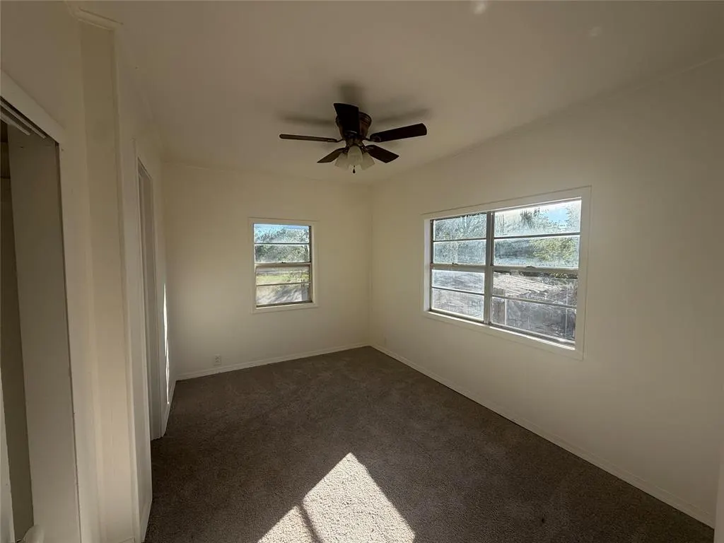 Photo 11 — 921 N 6th Street, Sayre, OK 73662