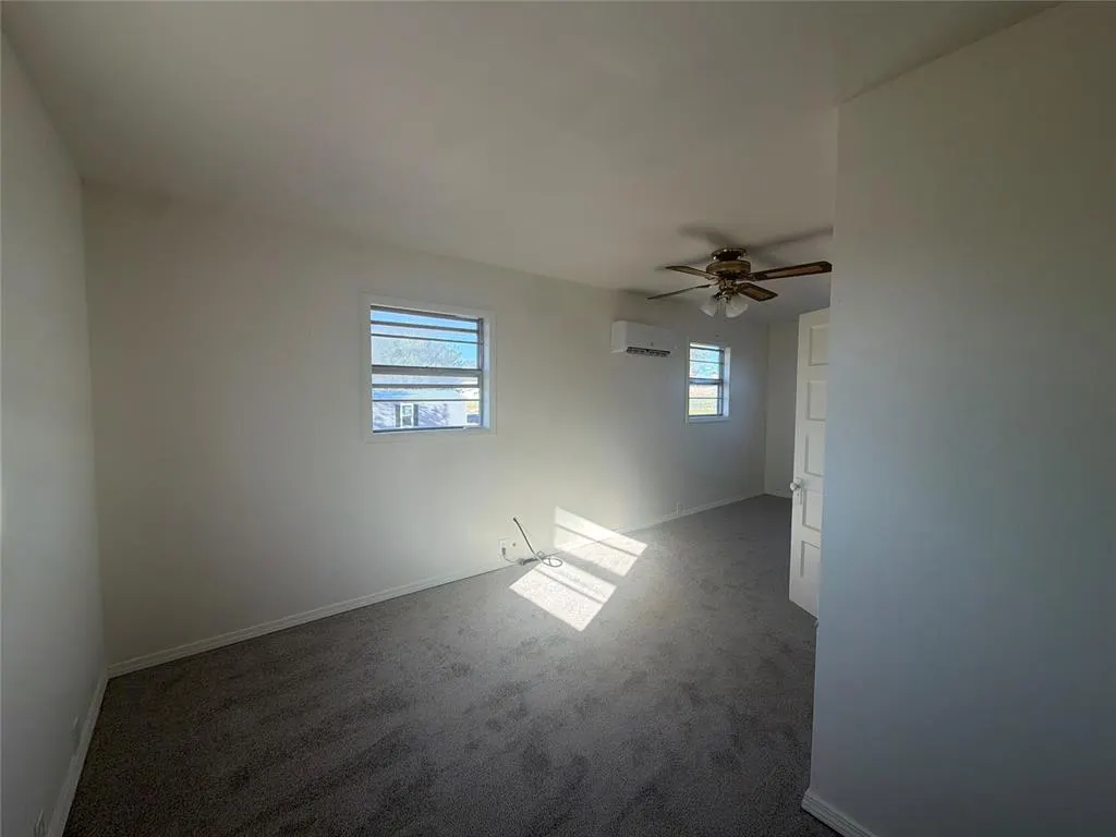 Photo 16 — 921 N 6th Street, Sayre, OK 73662