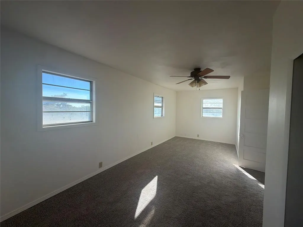 Photo 19 — 921 N 6th Street, Sayre, OK 73662