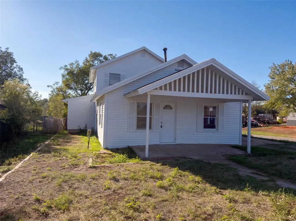 Photo 34 — 921 N 6th Street, Sayre, OK 73662