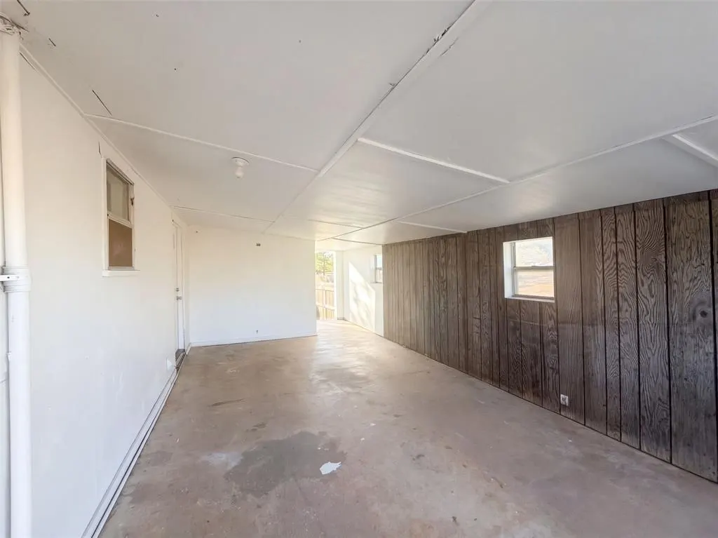 Photo 35 — 921 N 6th Street, Sayre, OK 73662
