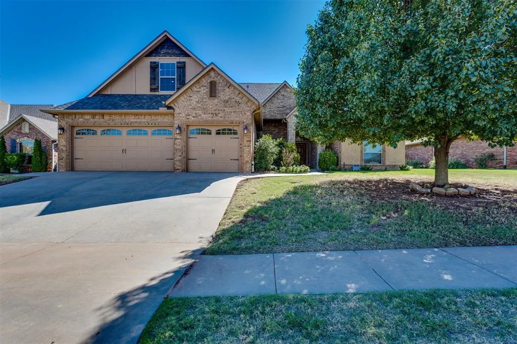Front exterior — 10812 NW 34th Street, Yukon, OK 73099