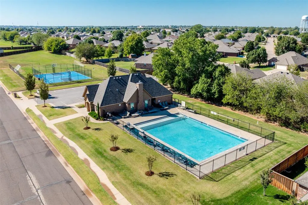 Photo 48 — 10812 NW 34th Street, Yukon, OK 73099