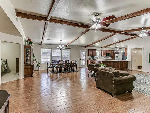 Photo 3 — 318 S Cimarron Street, Crescent, OK 73028