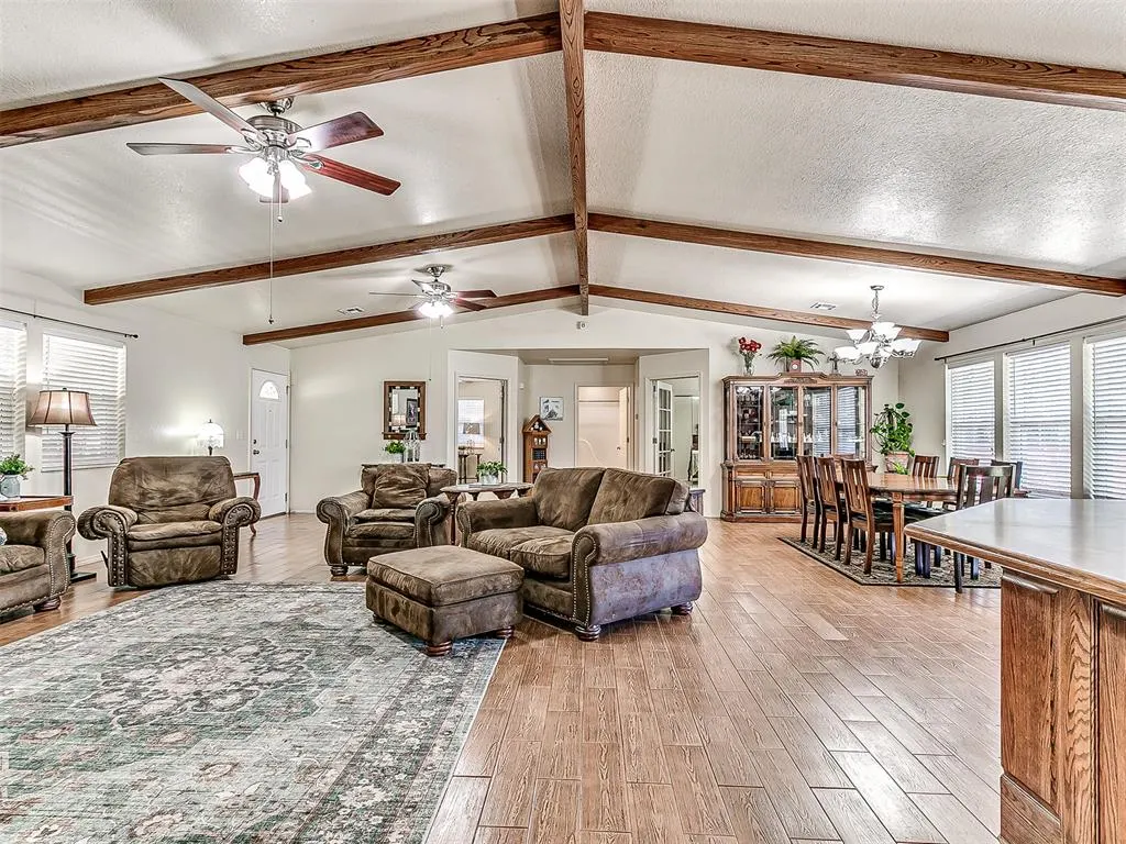 Photo 4 — 318 S Cimarron Street, Crescent, OK 73028