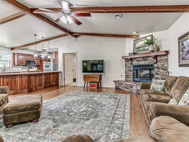 Photo 5 — 318 S Cimarron Street, Crescent, OK 73028