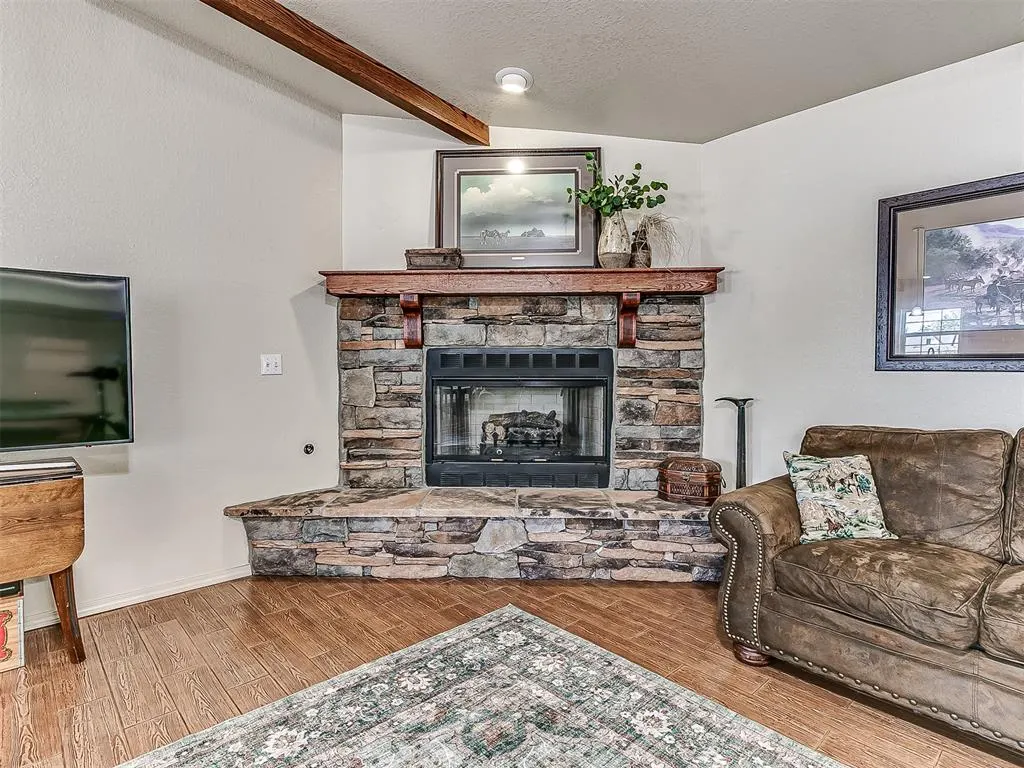 Photo 6 — 318 S Cimarron Street, Crescent, OK 73028