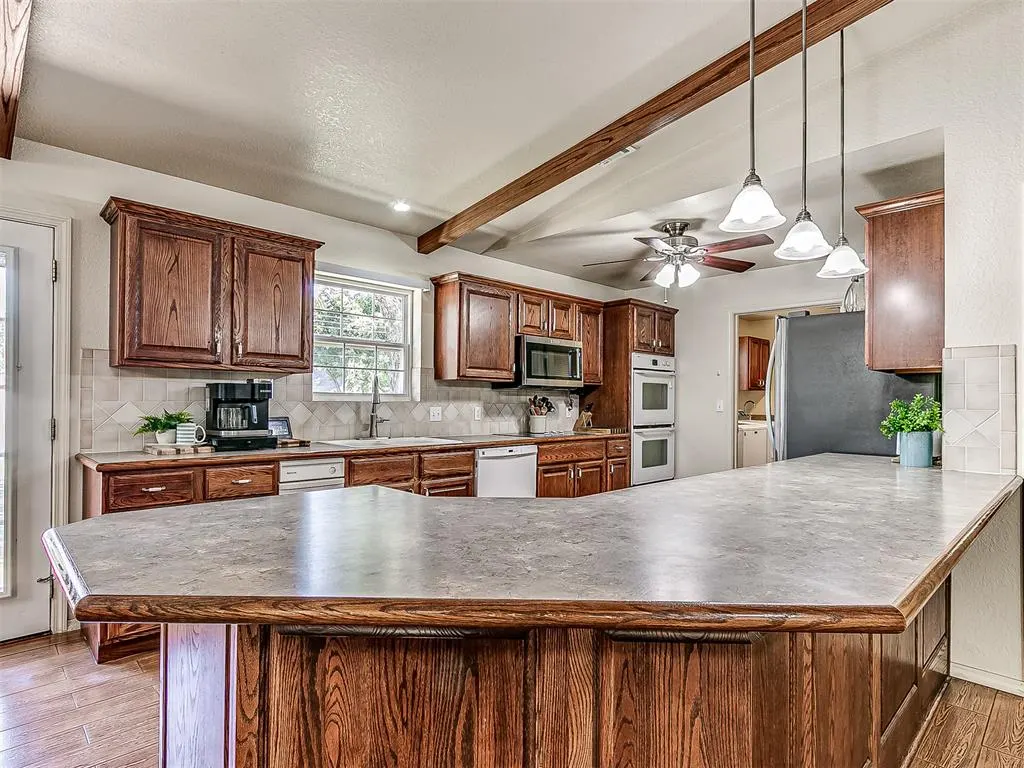 Photo 9 — 318 S Cimarron Street, Crescent, OK 73028