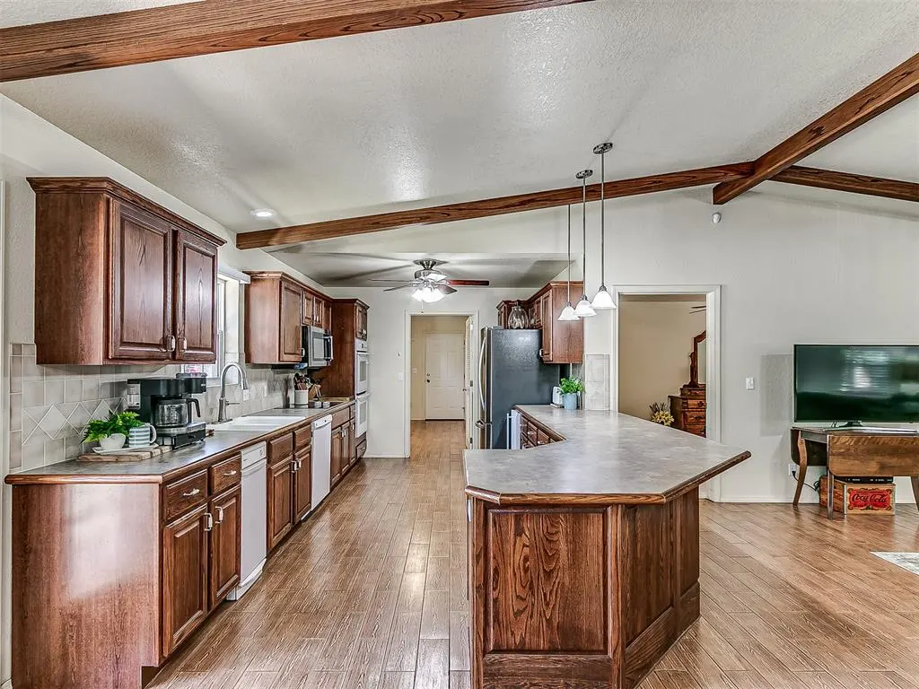 Photo 10 — 318 S Cimarron Street, Crescent, OK 73028
